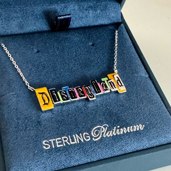 Crislu Disneyland marquee necklace - Picture 3 of 4